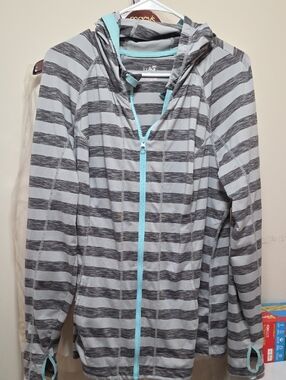 Lukka Or LUKA Light Gray & Charcoal Striped Hoodie with Aqua Trim XXL